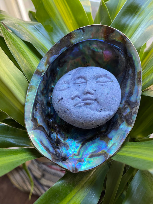 CHAPTER 1: MOISTURIZING LAVENDER CROWN CHAKRA BATH BOMB