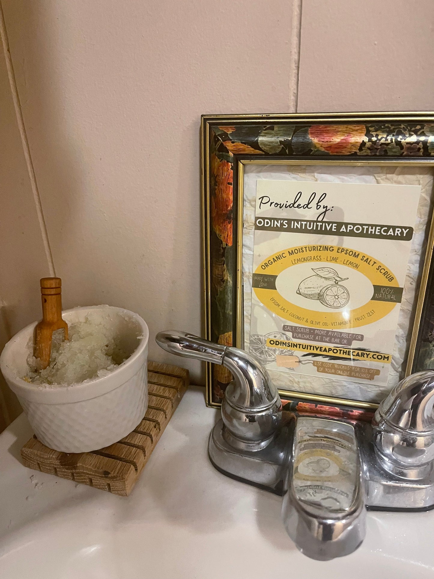 OIA x Wilmington SiSTARhood: MOISTURIZING EPSOM SALT SCRUB 7 OZ